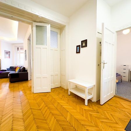 Spacious 4Br Oasis In Central Budapest - Bp Sky Luaran gambar