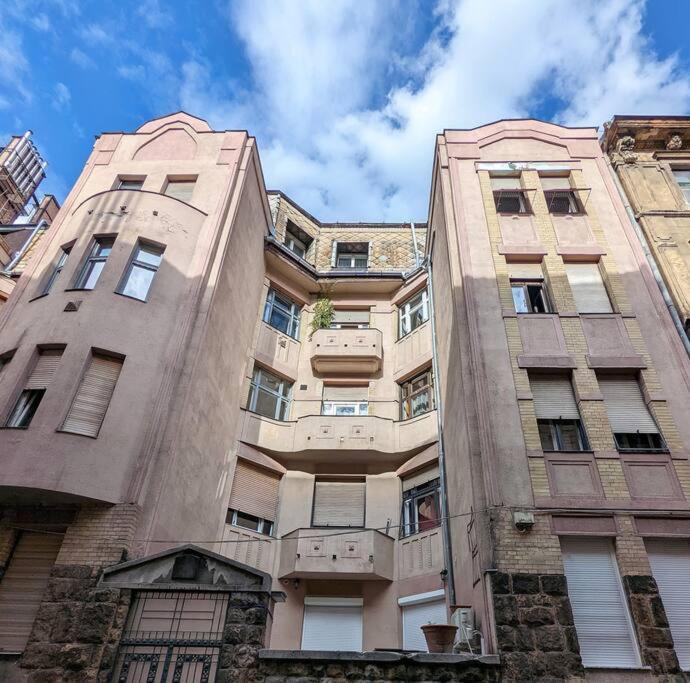Spacious 4Br Oasis In Central Budapest - Bp Sky Luaran gambar