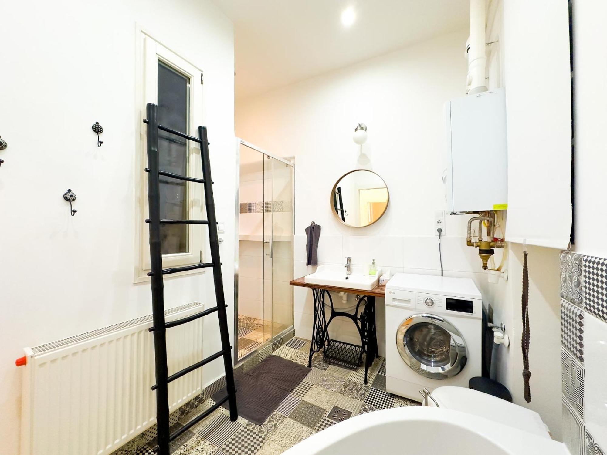 Spacious 4Br Oasis In Central Budapest - Bp Sky Luaran gambar